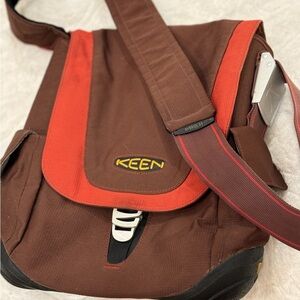 Keen Bag | Hybrid Transport Messenger Crossbody Bag